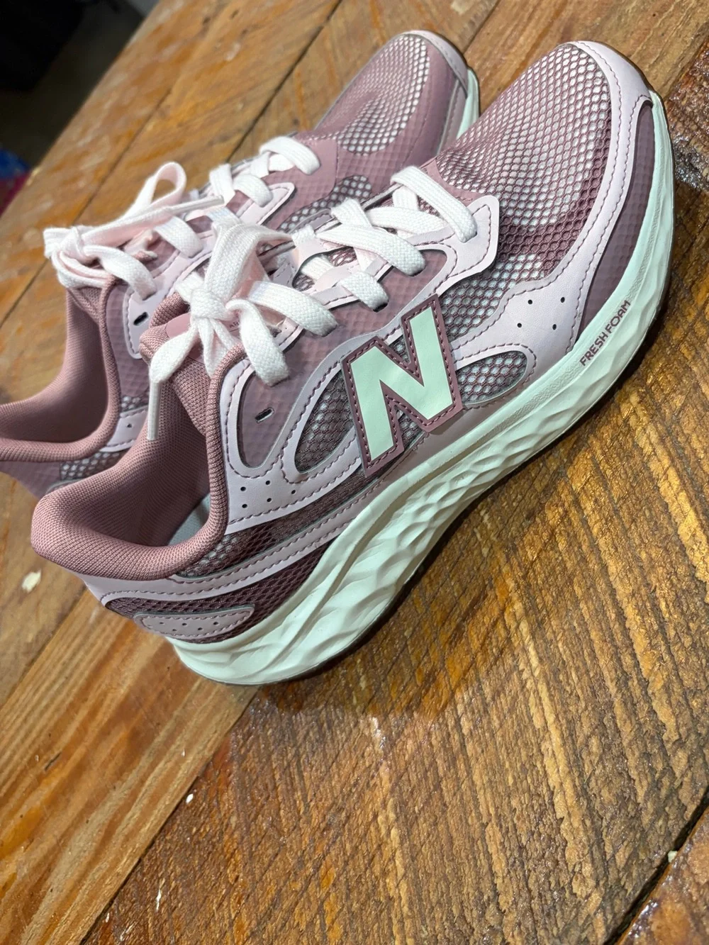 New Balance Pink  Fresh Foam Arishi V4 Tiralux, EUC!! Size 8.5